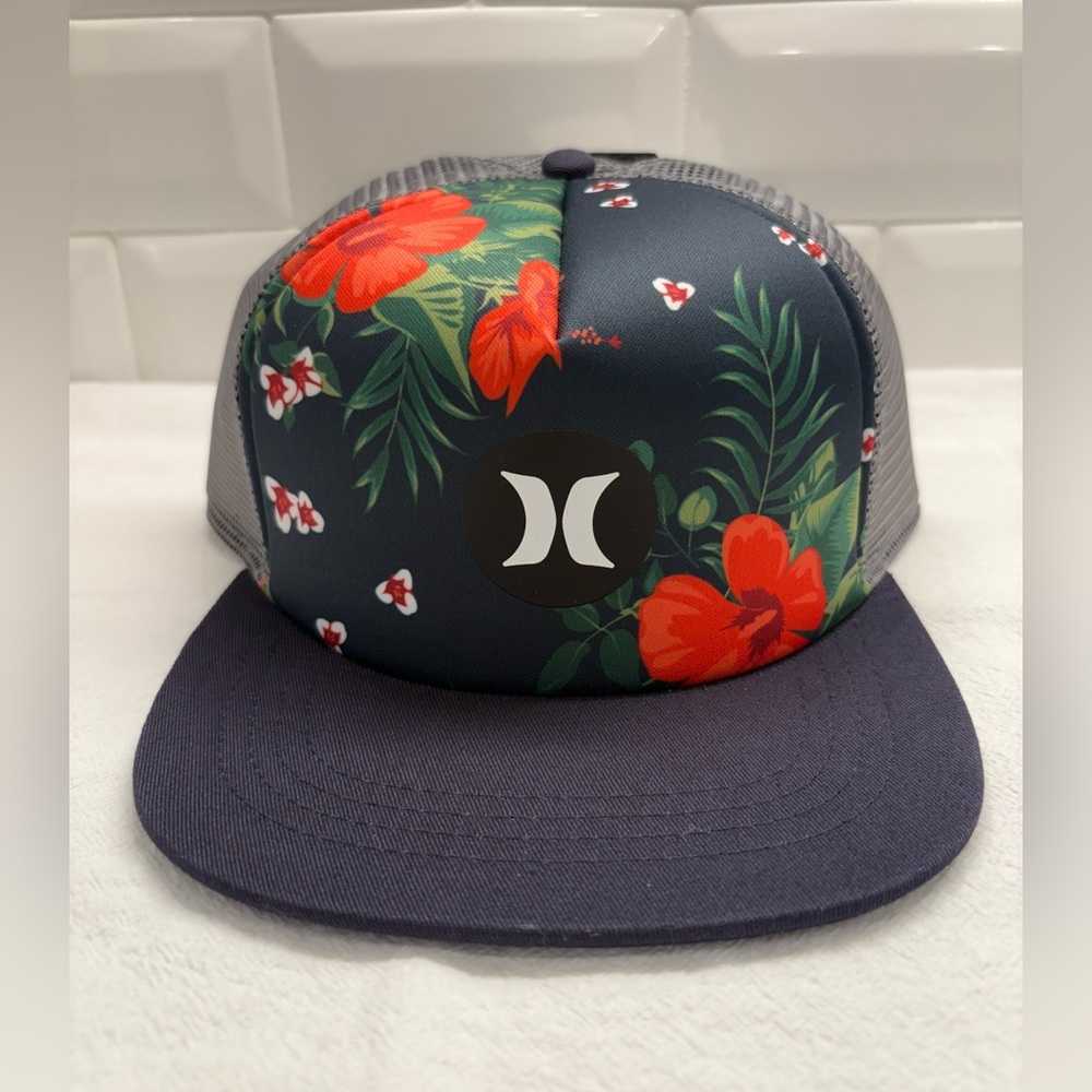 NWT Hurley SnapBack trucker hat, navy blue with design